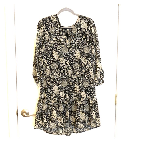 3/4’ sleeve black dress with white floral pattern - Picture 1 of 5